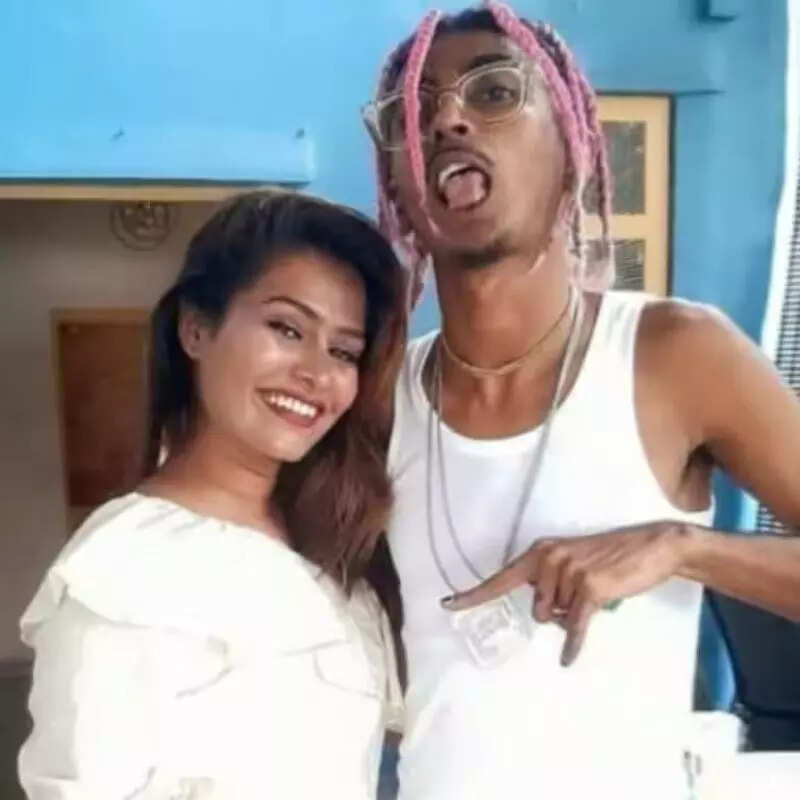 एमसी स्टेन का हुआ ब्रेकअप
