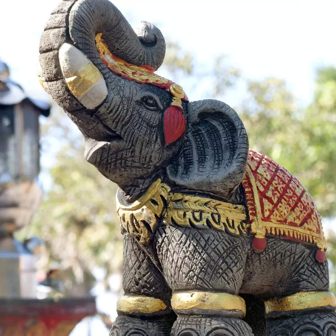 हाथी की मूर्ति