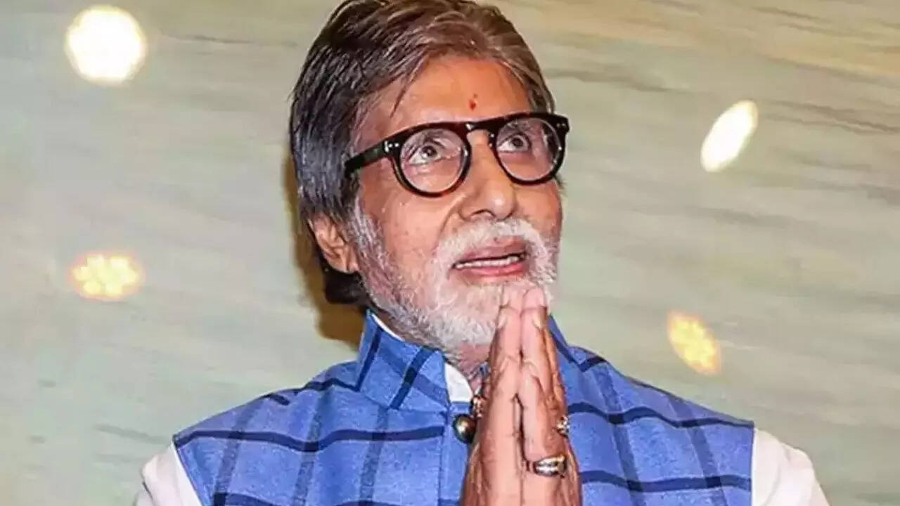चौथे नंबर पर अमिताभ बच्चन एंड फैमिली