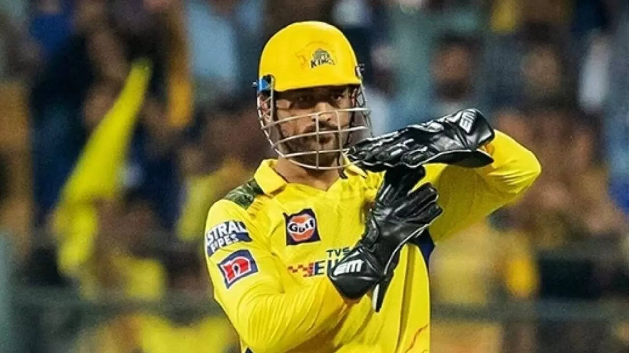 ​एमएस धोनी को बनाया कप्तान