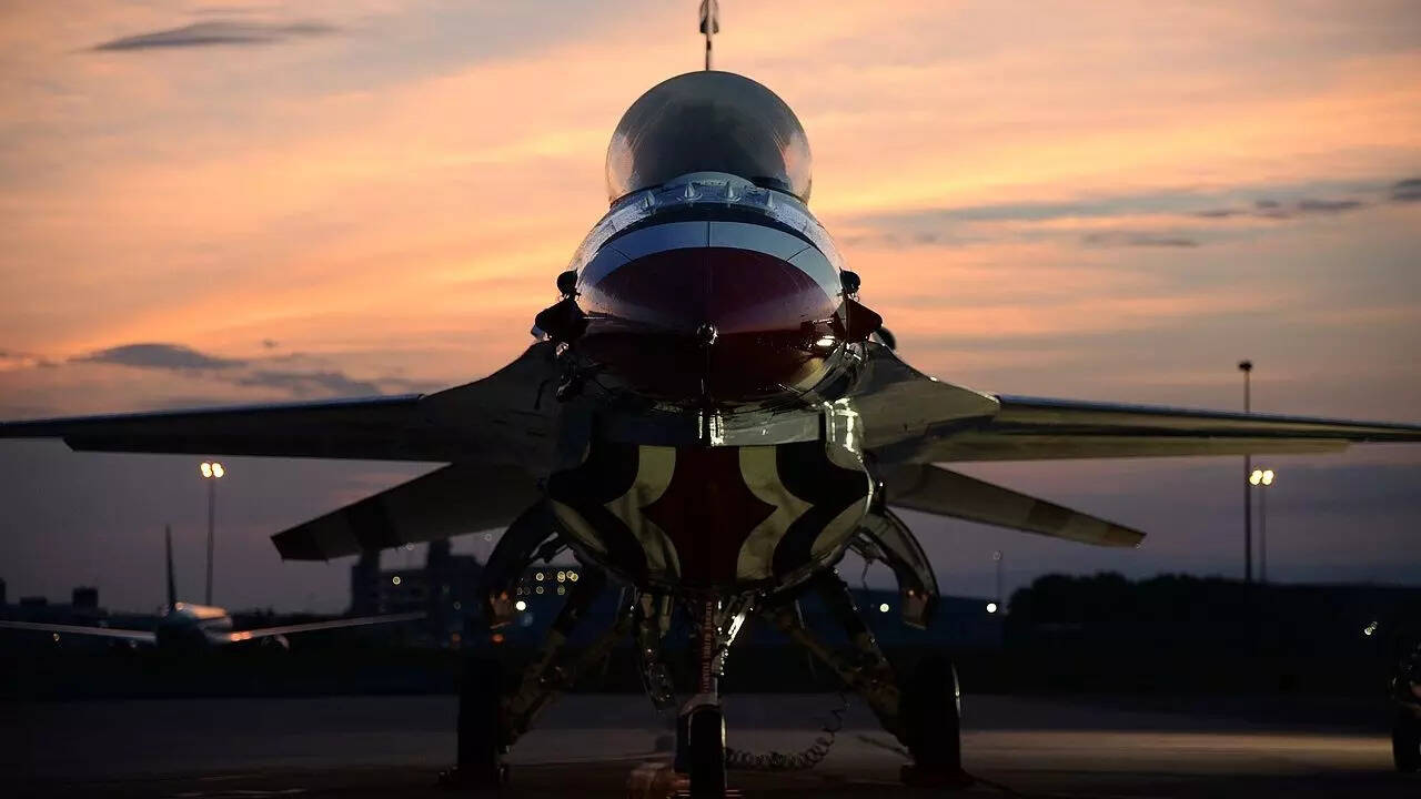 F-16 ने जब दुनिया को दिखाई ताकत