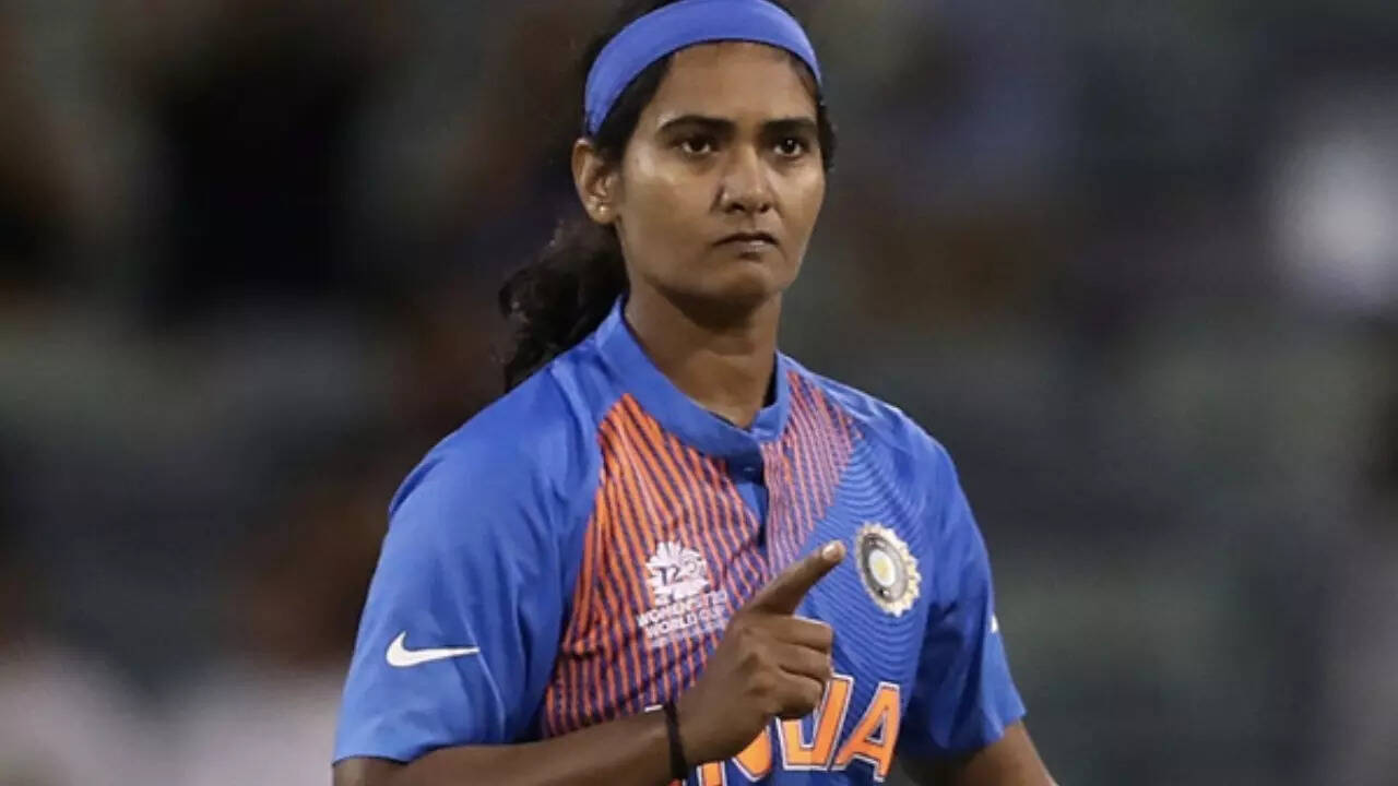 शिखा पांडेShikha Pandey
