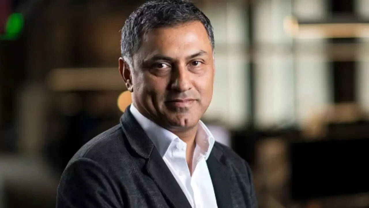 कितनी सैलरी लेते हैं निकेश अरोड़ा​
