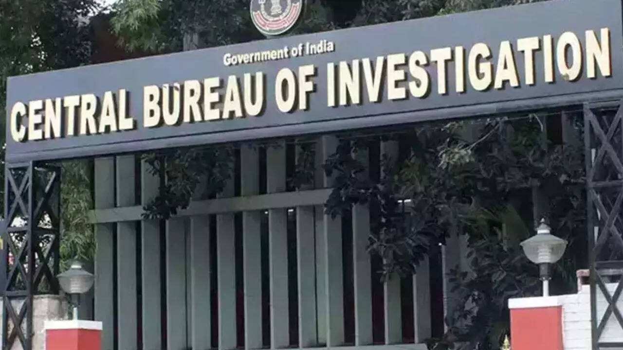 अदालतों में लंबित हैं पुनर्विचार याचिकाएं