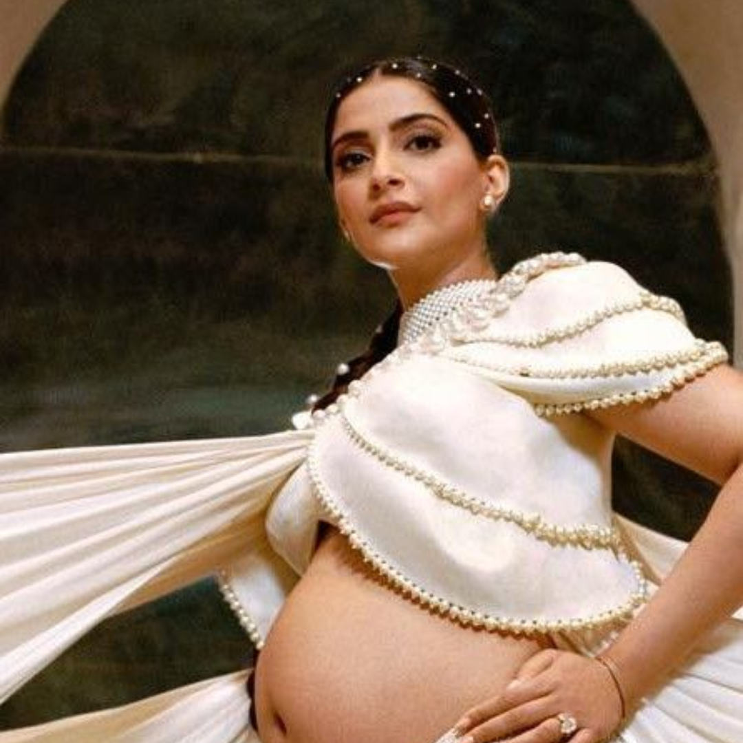 सोनम कपूर Sonam Kapoor Baby Bump