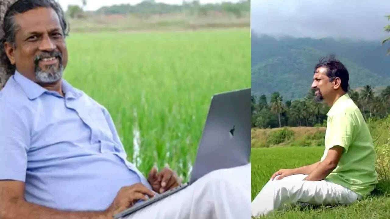 ​पेड़ के नीचे काम करते दिखे​