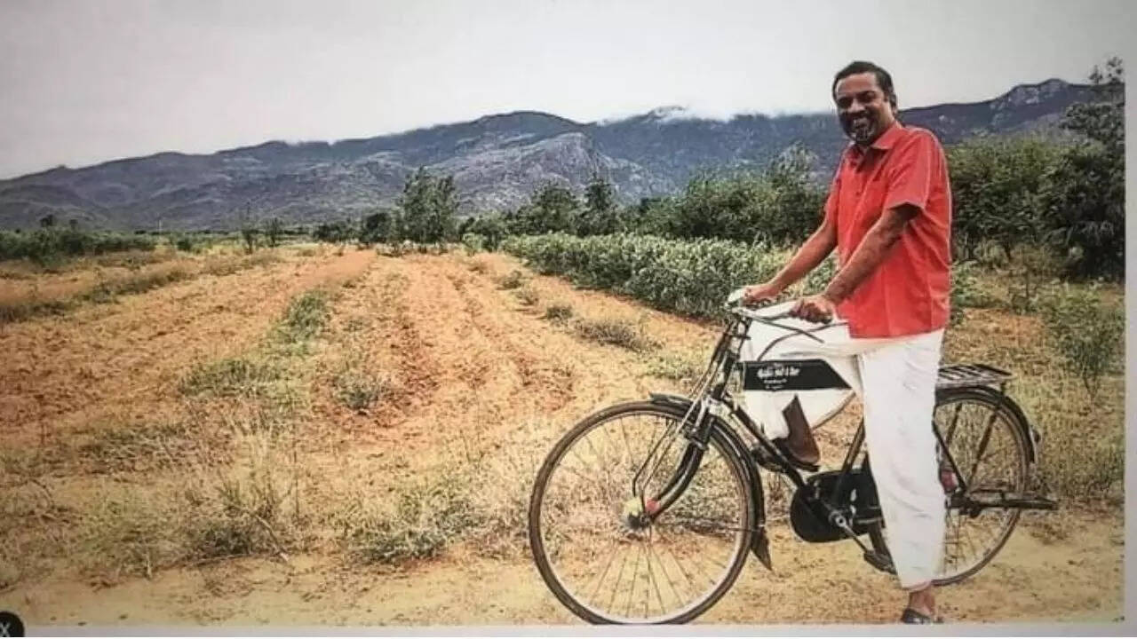 ​नंगे पाँव वाला अरबपति​