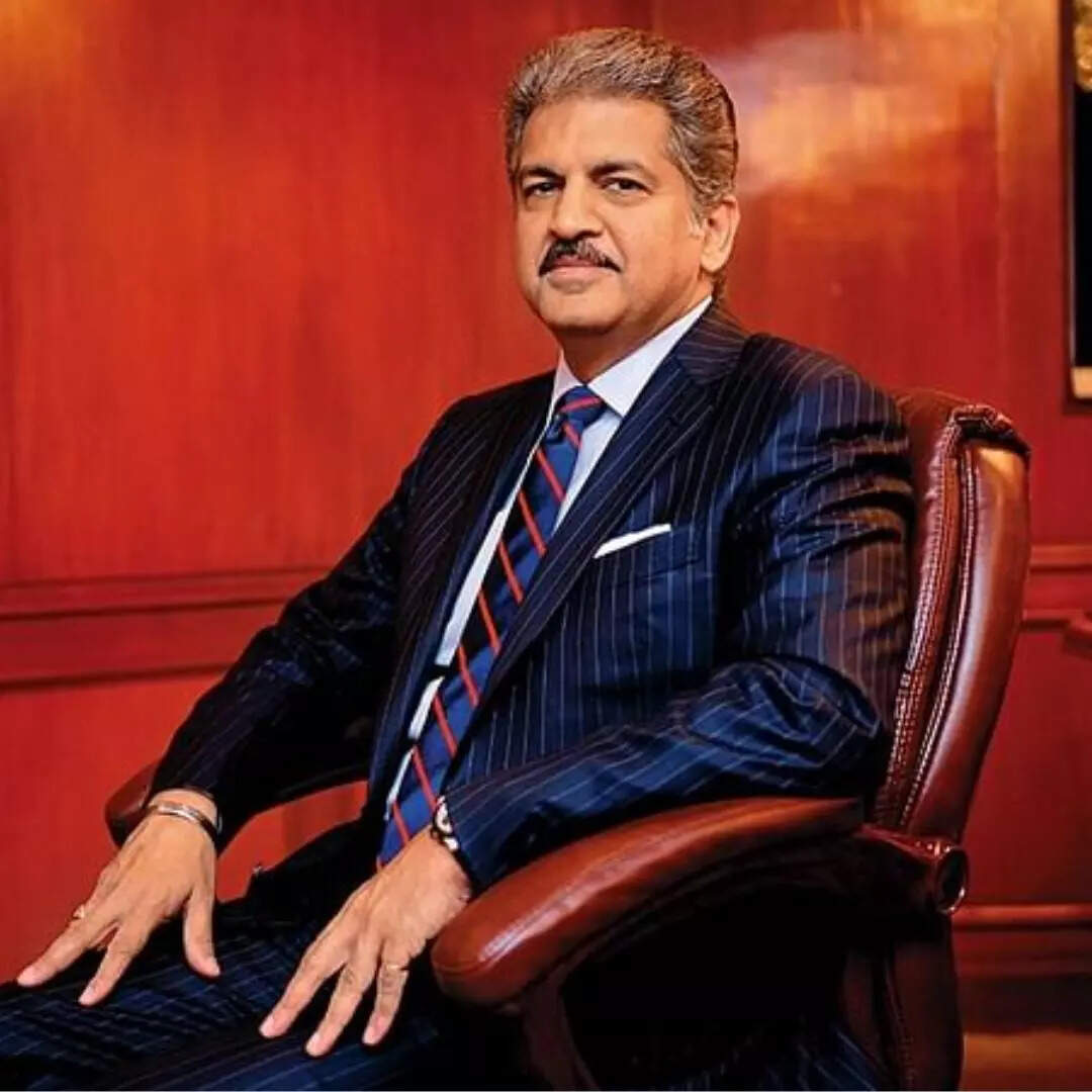 सबको देते हैं तोहफे