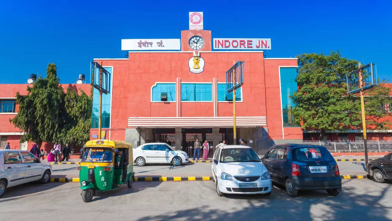 इंदौर-मुंबई रेल लाइन में किस राज्य में कितने स्टेशन