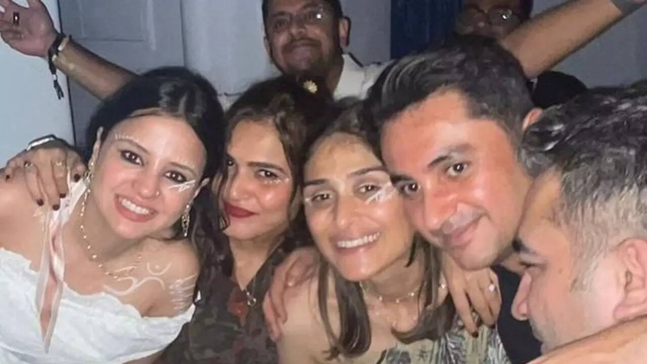 सोशल मीडिया पर खूब चर्चा