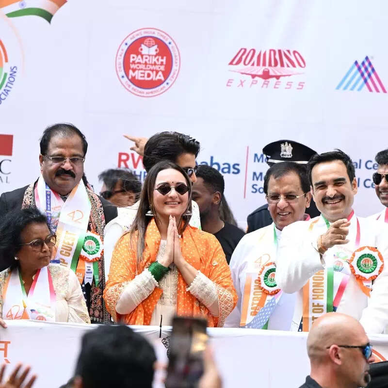 ये एक्टर भी दिखे साथ 