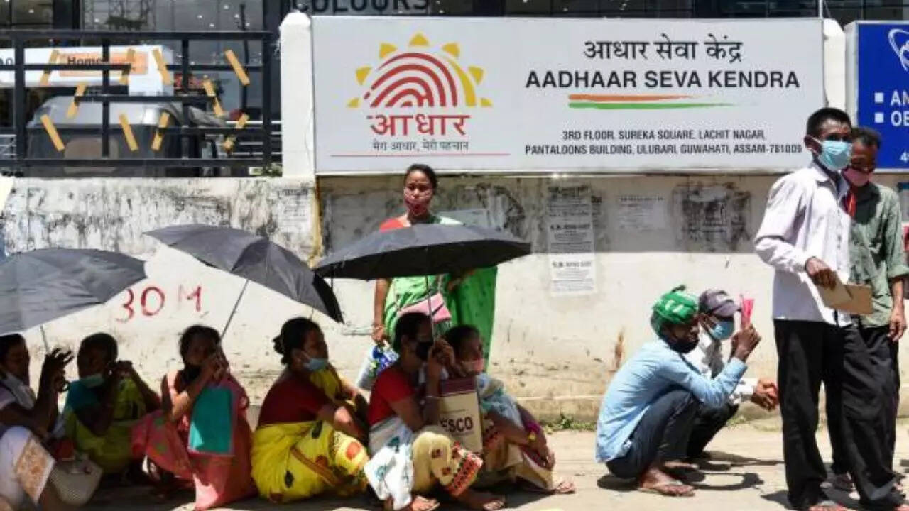 ये डिटेल्स अपडेट करवा सकते हैं