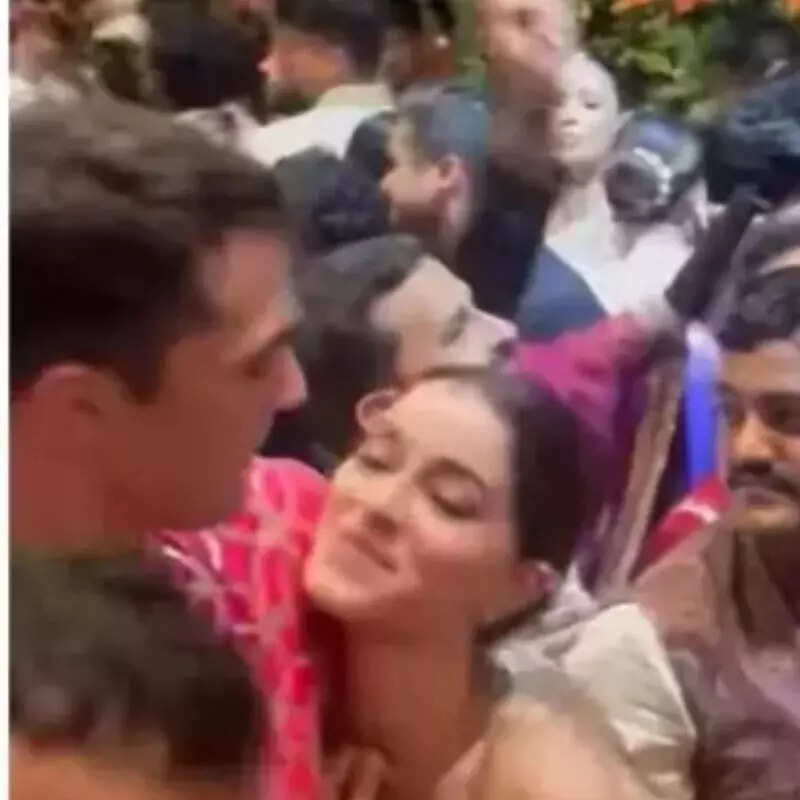 दोस्तों के सामने अनन्या ने कहा था पार्टनर