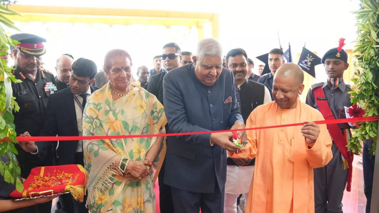 सैनिक स्कूल का किया उद्घाटन