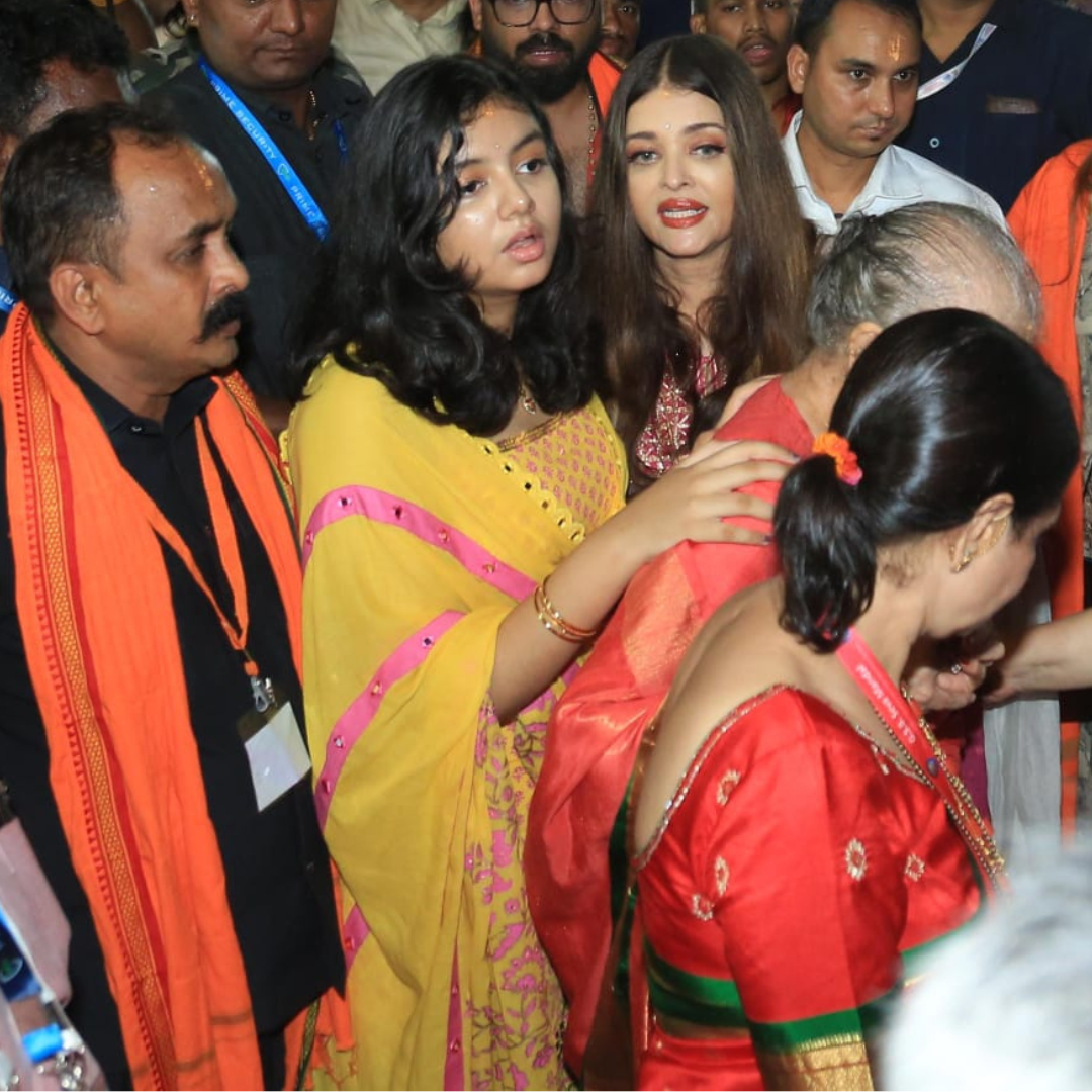 चूड़ी-बिंदी में खूब जमी