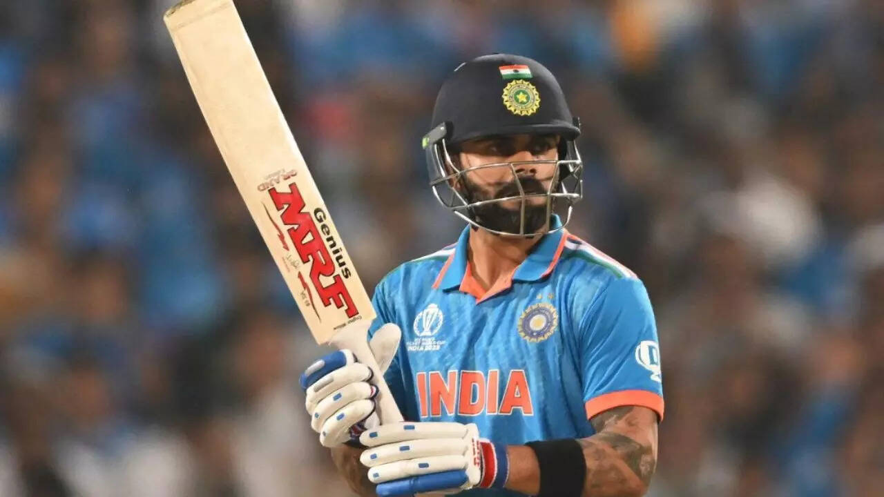 Kaun hai Team india ke behtar kaptan virat rohit ya fir ms dhoni- धोनी ...