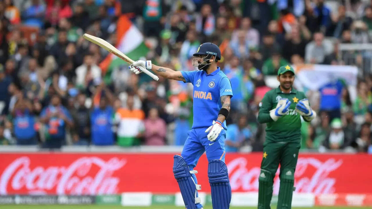 Kaun hai Team india ke behtar kaptan virat rohit ya fir ms dhoni- धोनी ...