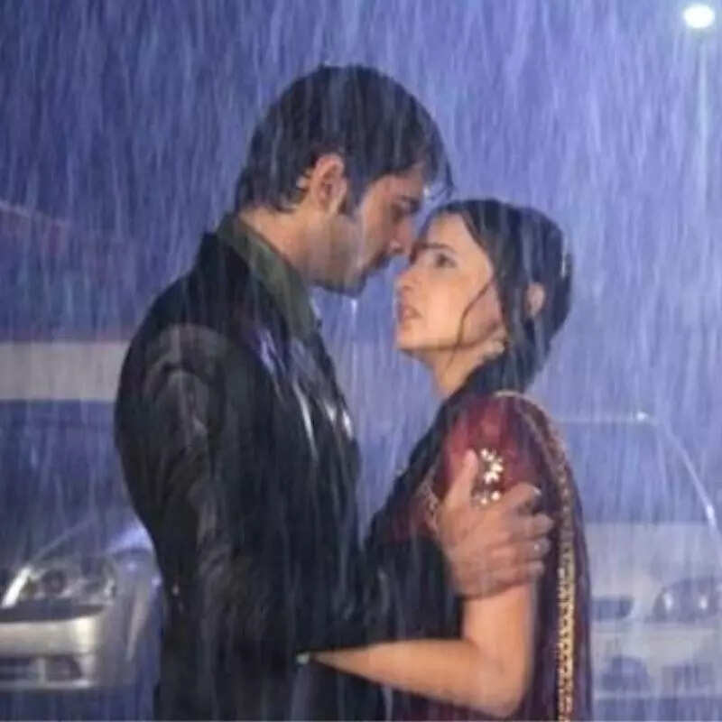 खुशी-अर्नव Barun Sobti-Sanaya Irani