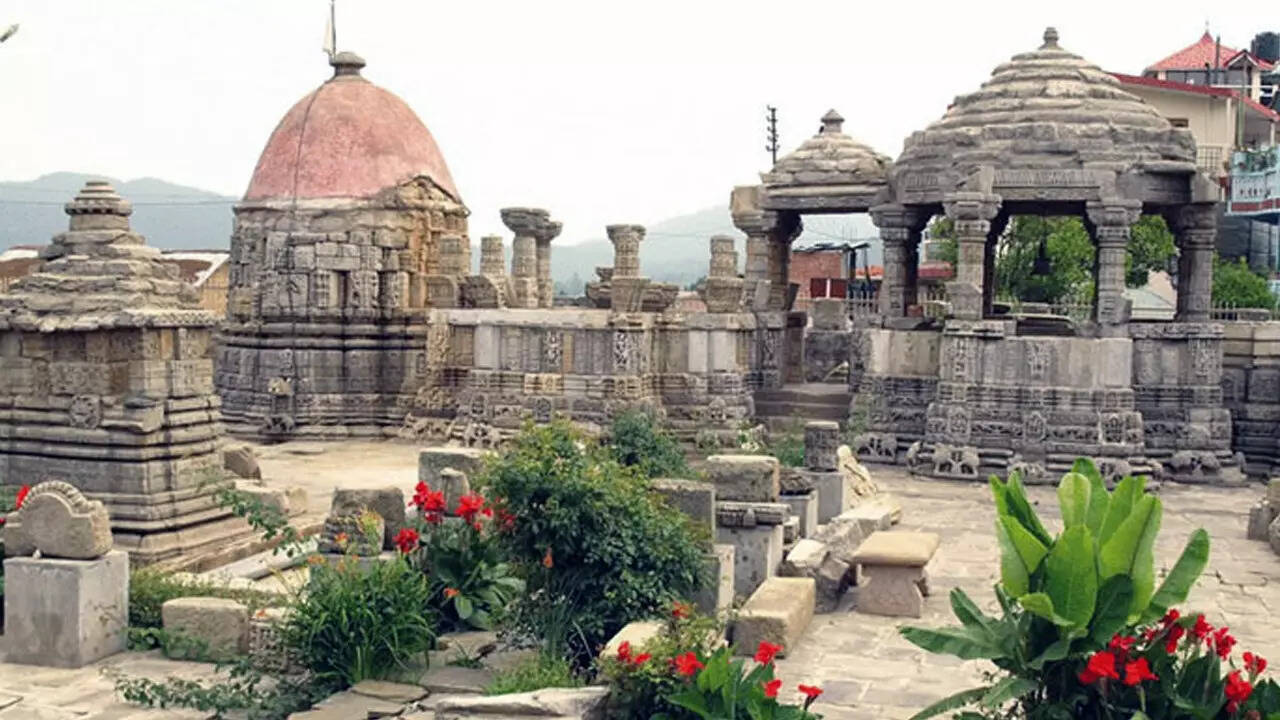 चंपावत छठे नंबर पर