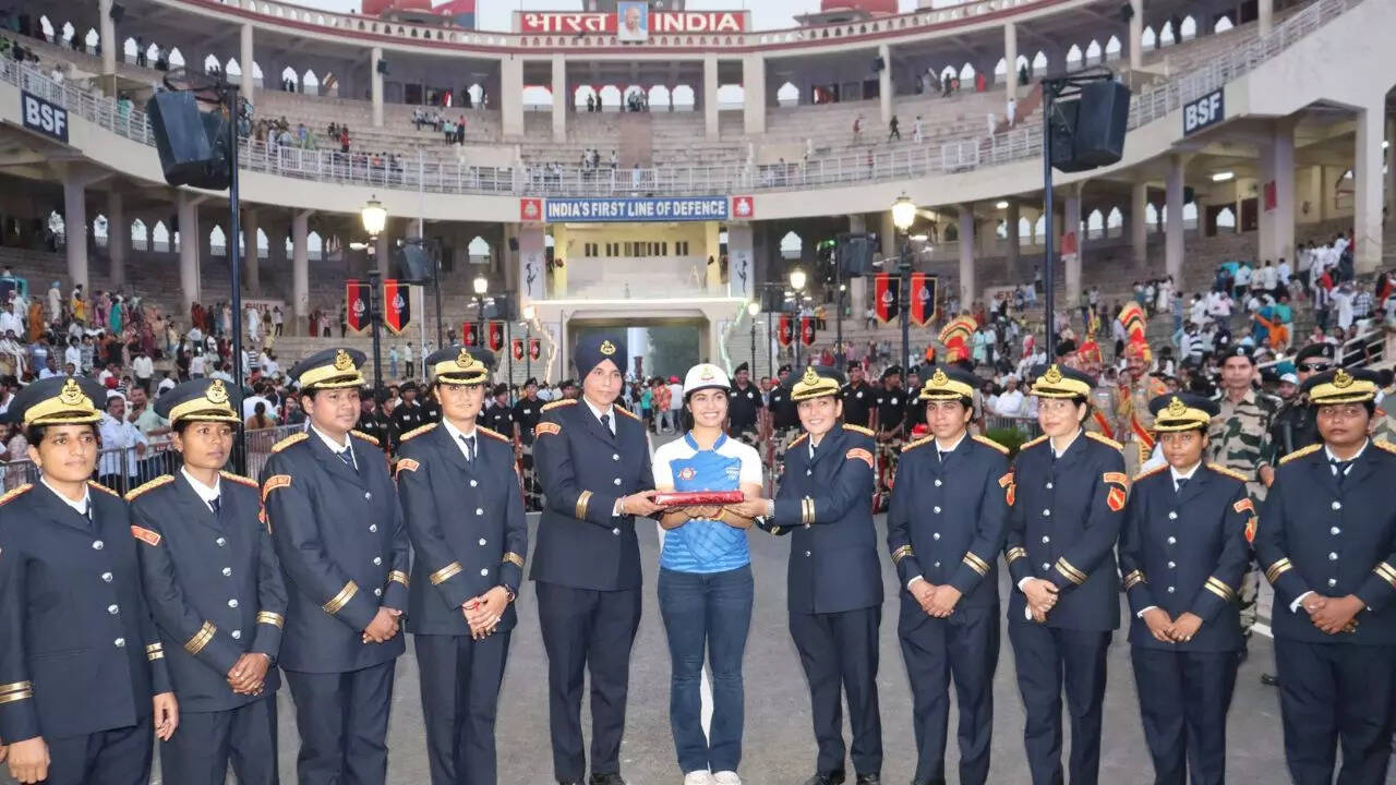 सम्मान के लिए मनु ने किया शुक्रिया