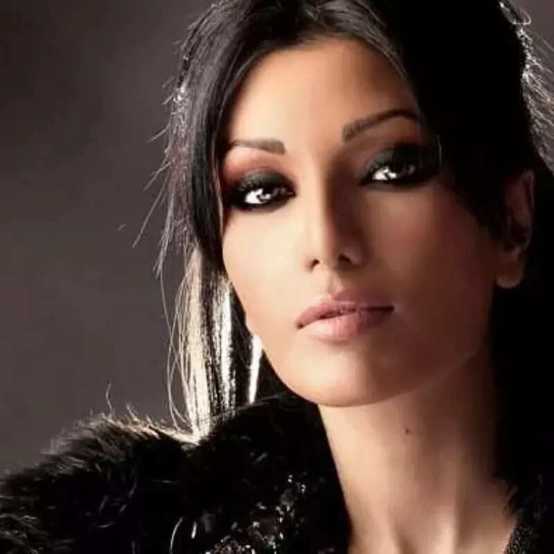 कोएना मित्रा (Koena Mitra)