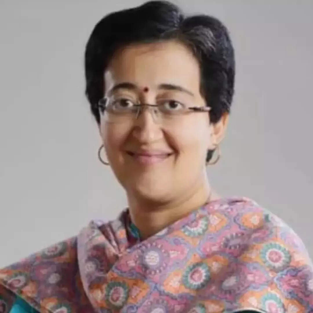 संभाल चुकी हैं ये मंत्रालय