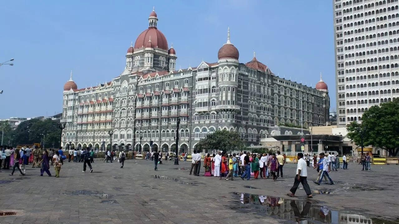​पहला होटल ताज महल पैलेस​