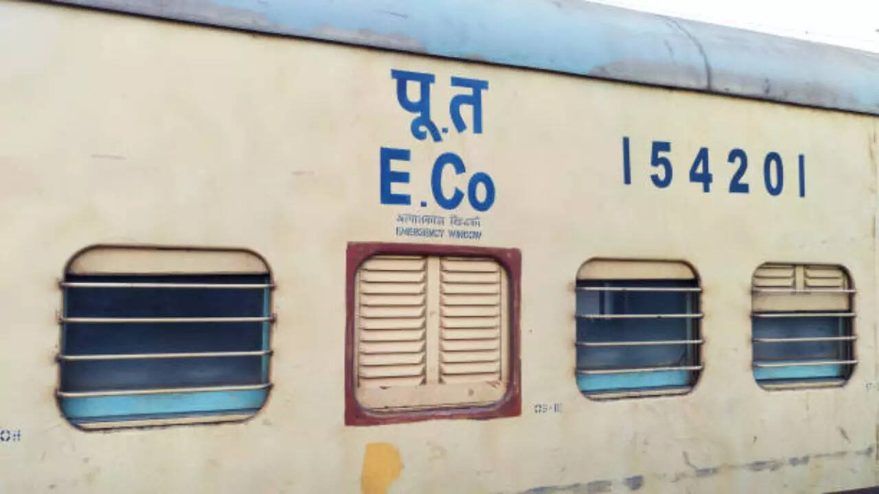 ​लाल रंग की खिड़की