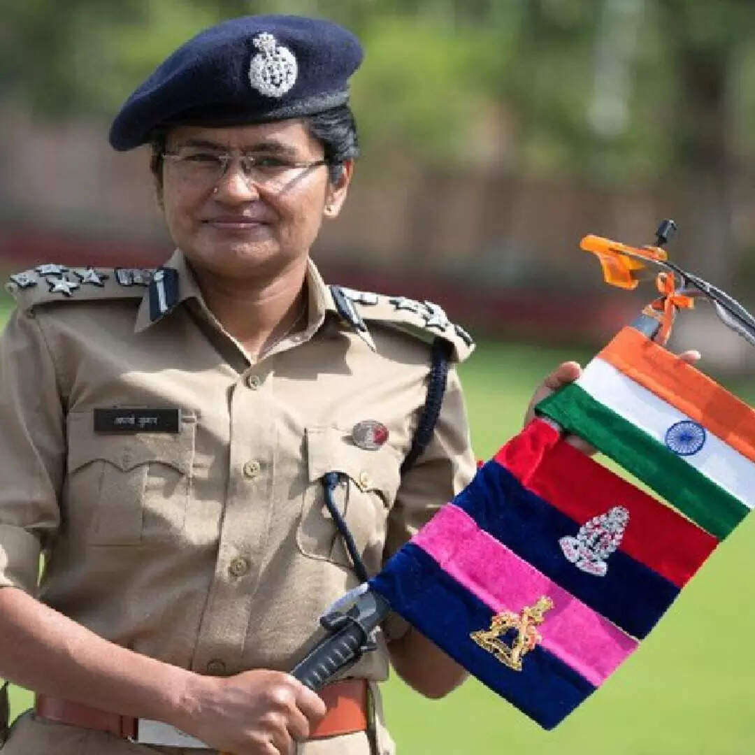 यूपी कैडर की आईपीएस अधिकारी