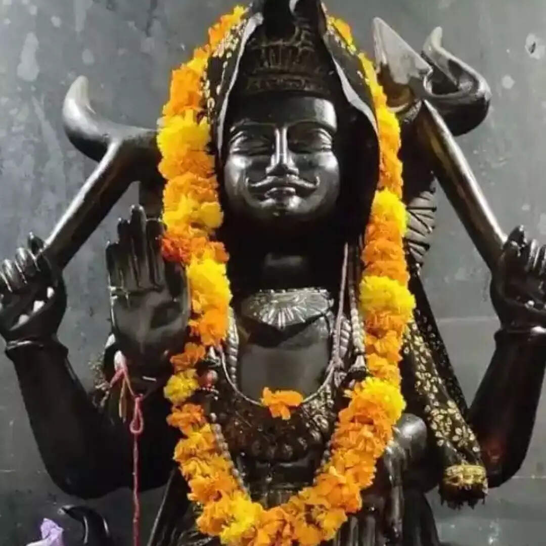 नीलम रत्न करें धारण