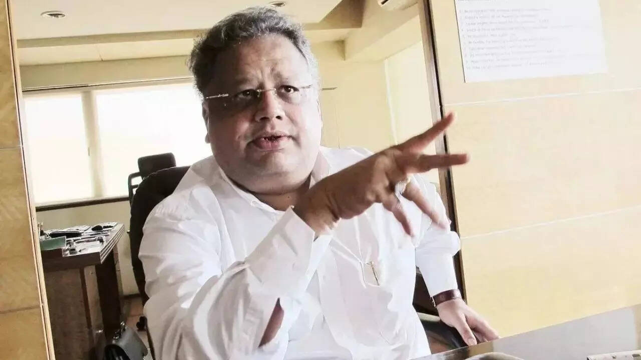 कैसे बन सकते हैं अच्छा निवेशक