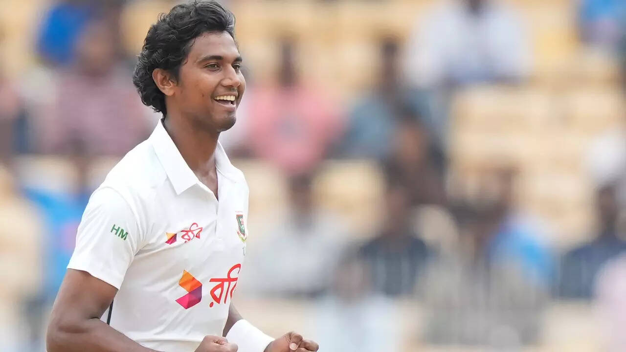 T20I में ऐसा रहा है महमूद का प्रदर्शन