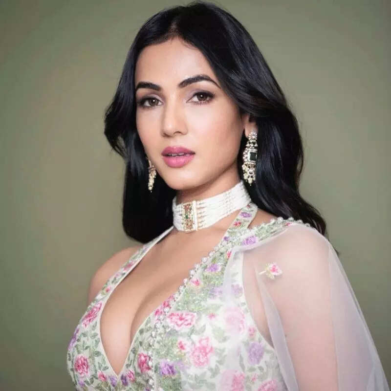 सोनल चौहान Sonal Chauhan