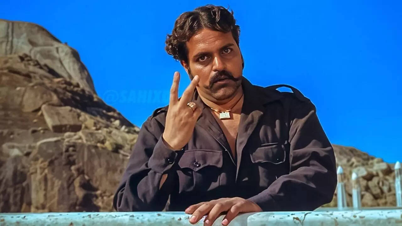 सांभा के रोल में मस्त दिखें भूषण