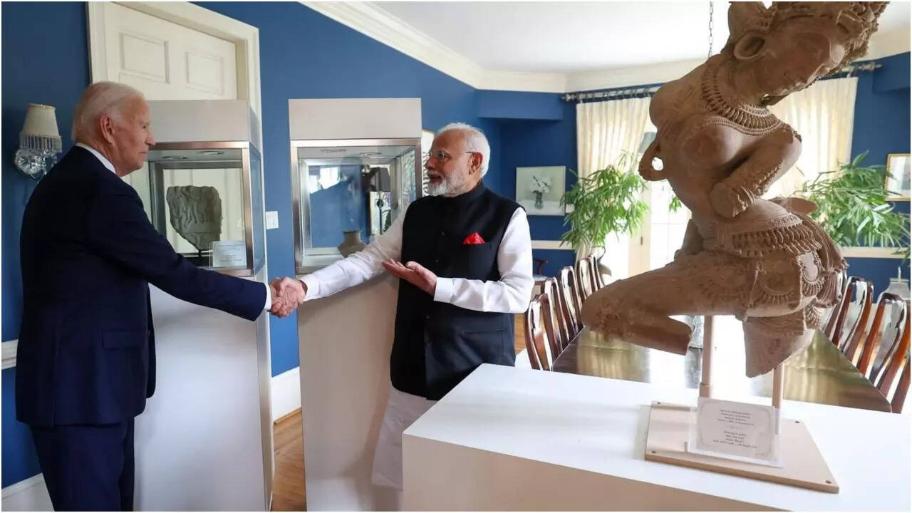 बाइडन को दी खास ट्रेन