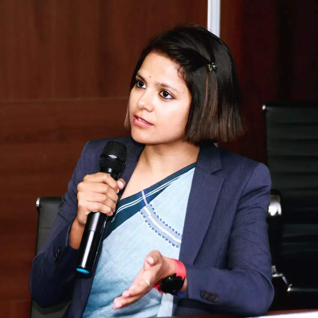 Meet Income Tax Raid Specialist IRS Sabiha Rizvi Cracked UPSC in 1st ...