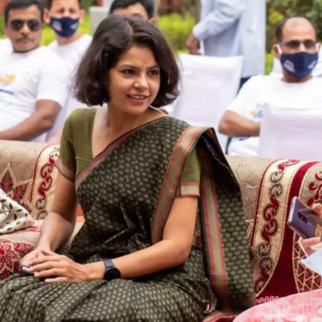 पिता को बिजनेस में घाटा