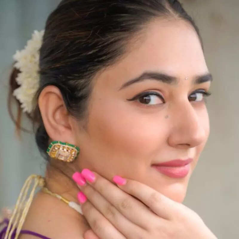 दिशा परमार Disha Parmar
