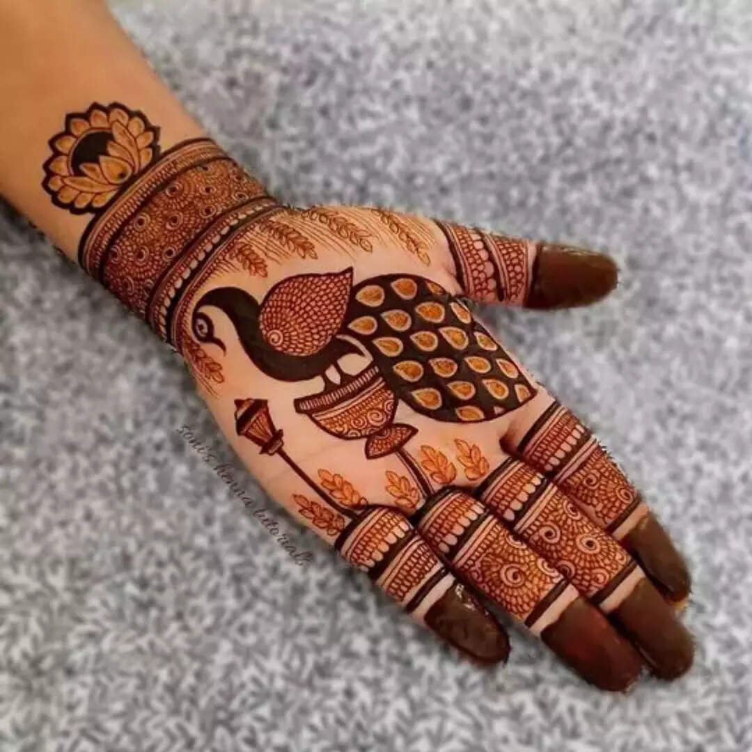 મોર ડિઝાઇન મહેંદી 