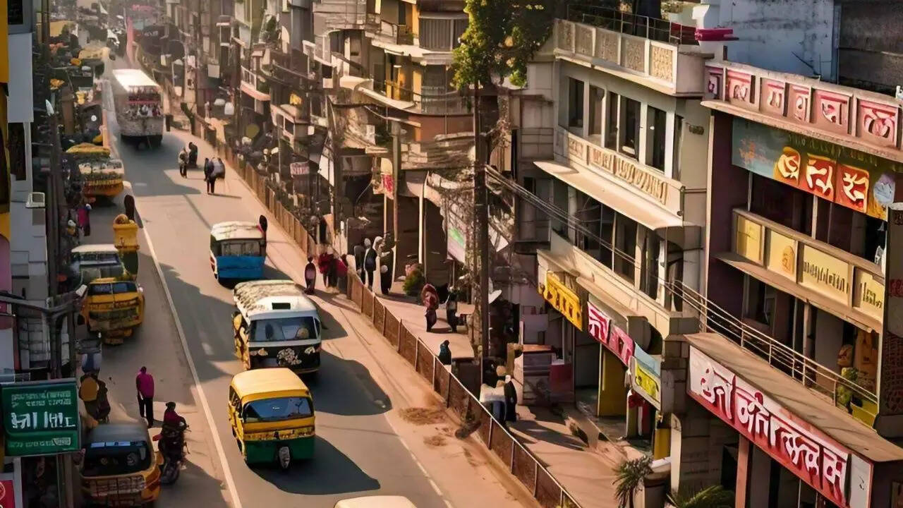 किसने किया निर्माण ?