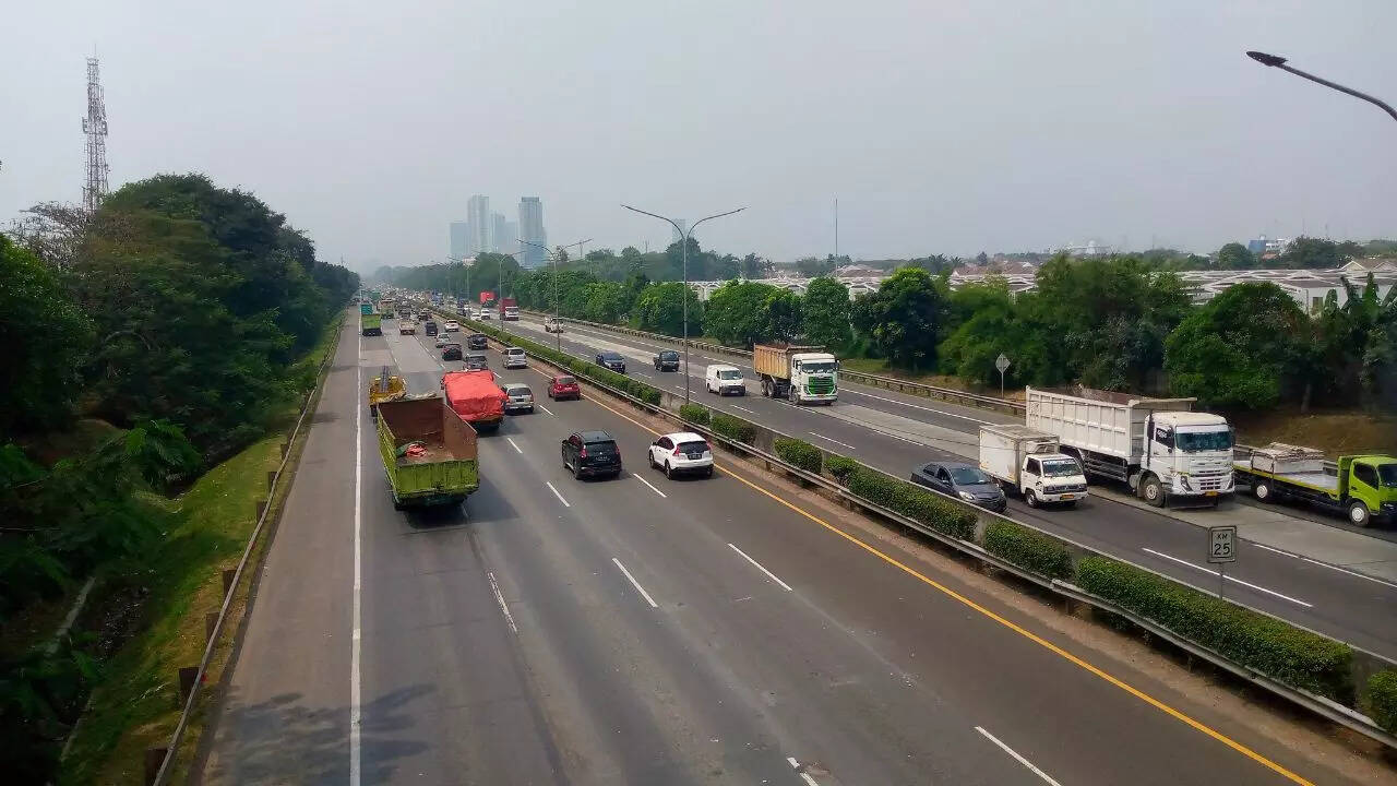 ​यमुना एक्सप्रेसवे का संचालन जेपी इंफ्राटेक कंपनी कर रही है​