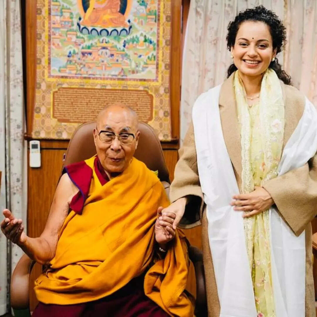 Bollywood Actor And BJP MP Kangana Ranaut Brings Home New Range Rover ...