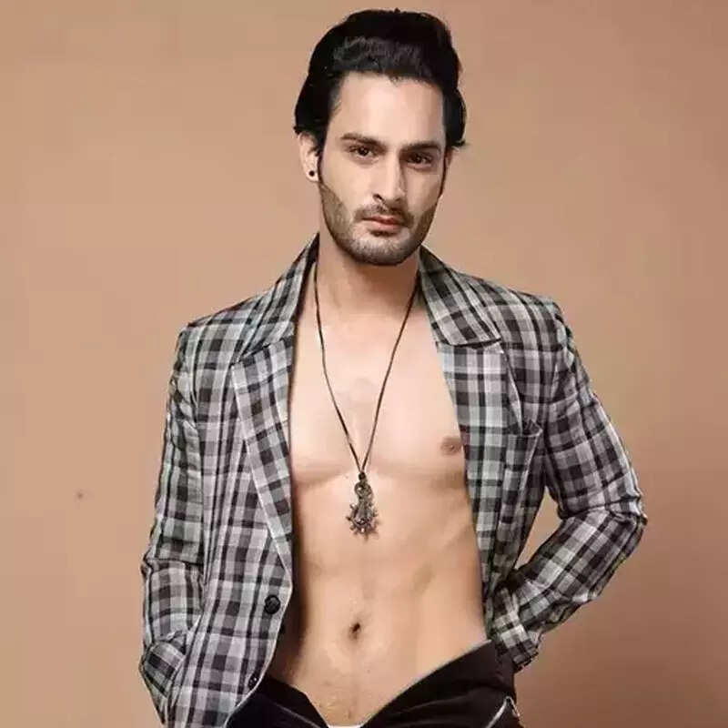 उमर रियाज (Umar Riaz)