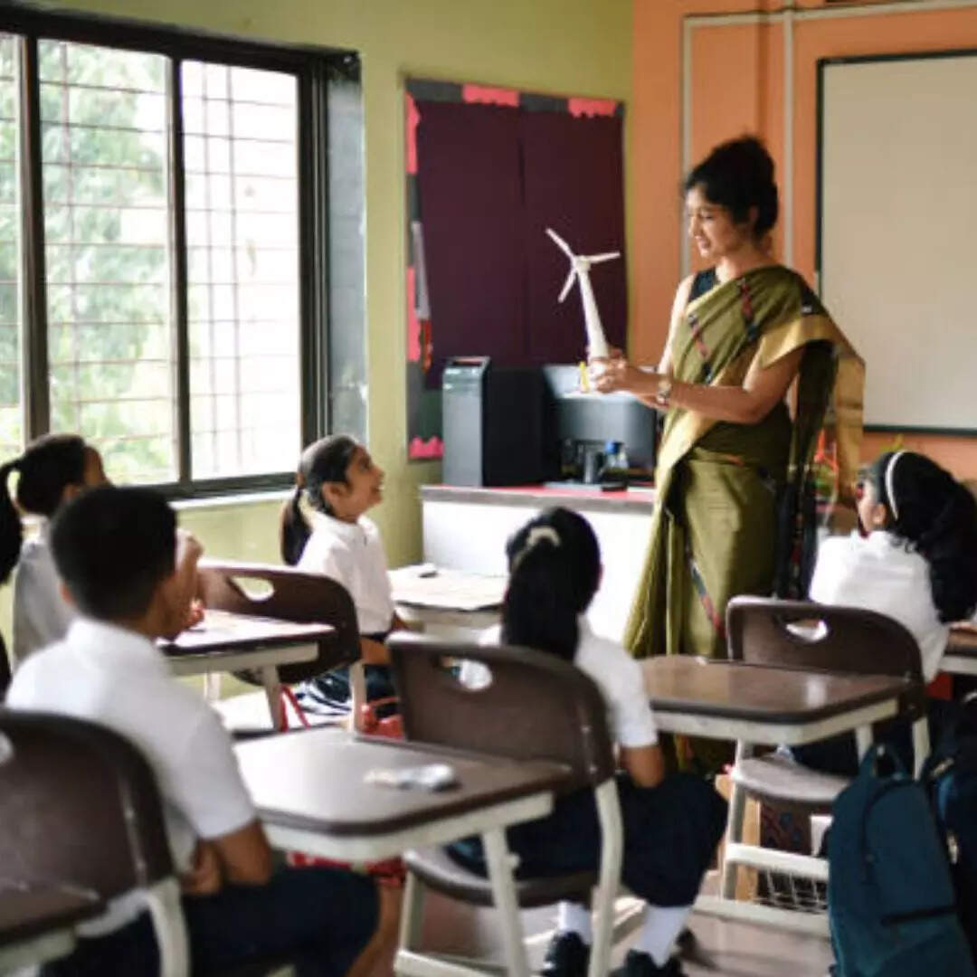 दुबई में कितनी होती है टीचर्स की सैलरी