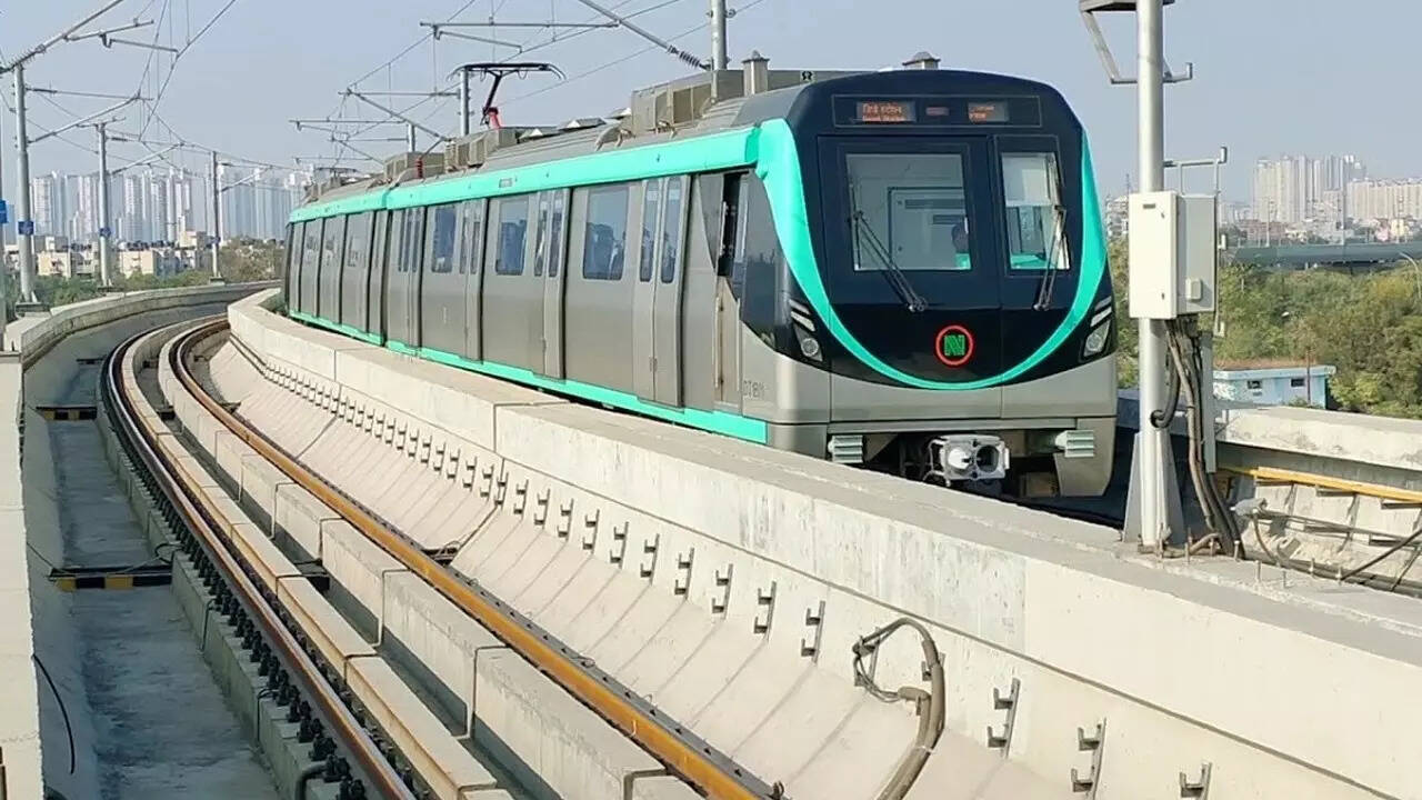 एक्वा लाइन बढ़ेगी आगे