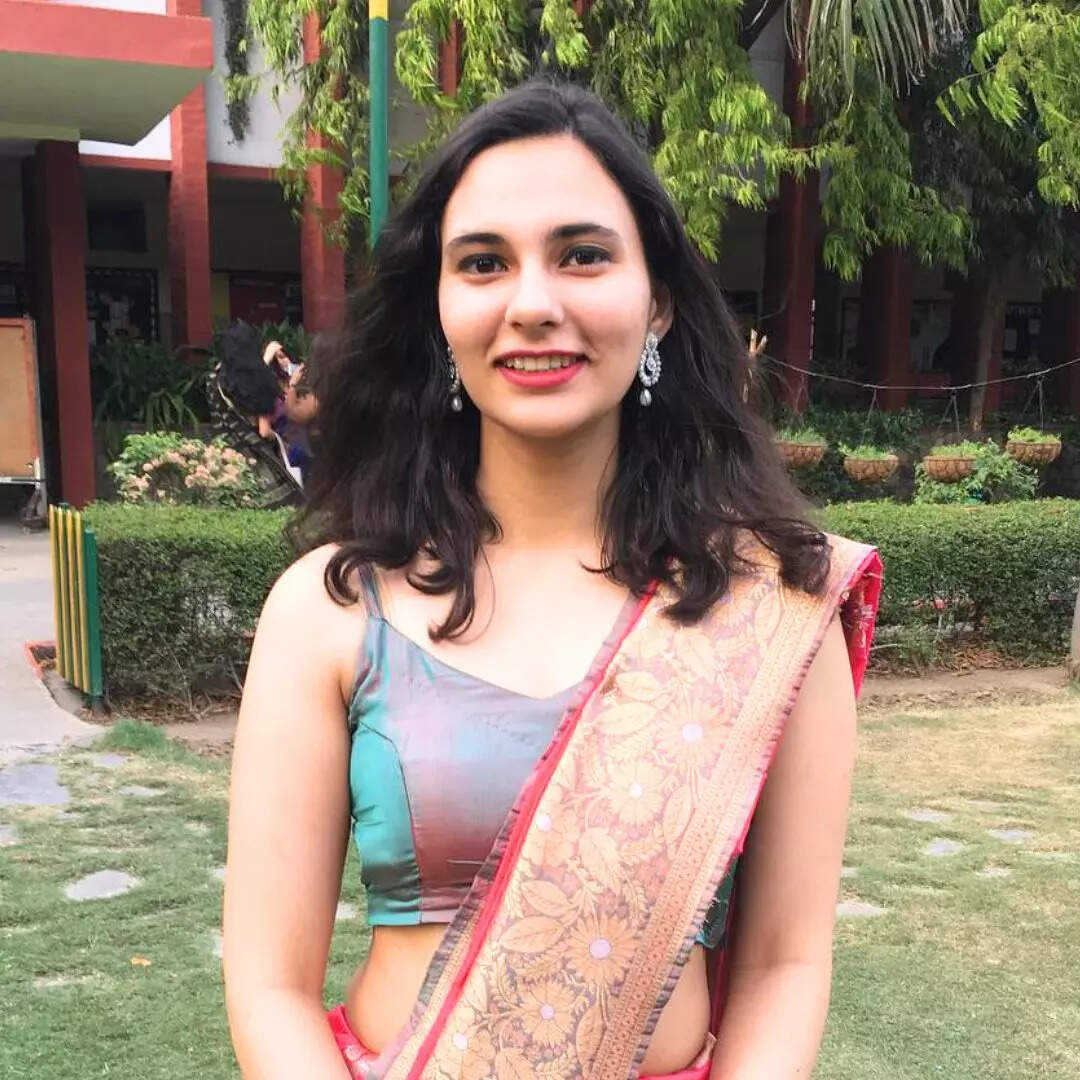 Success Story of IPS Aashna Chaudhary Social Media Star Become UPSC ...
