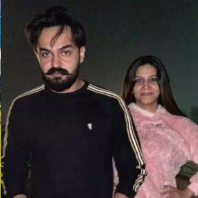 दुनिया से छिपाकर रखती है पर्सनल लाइफ