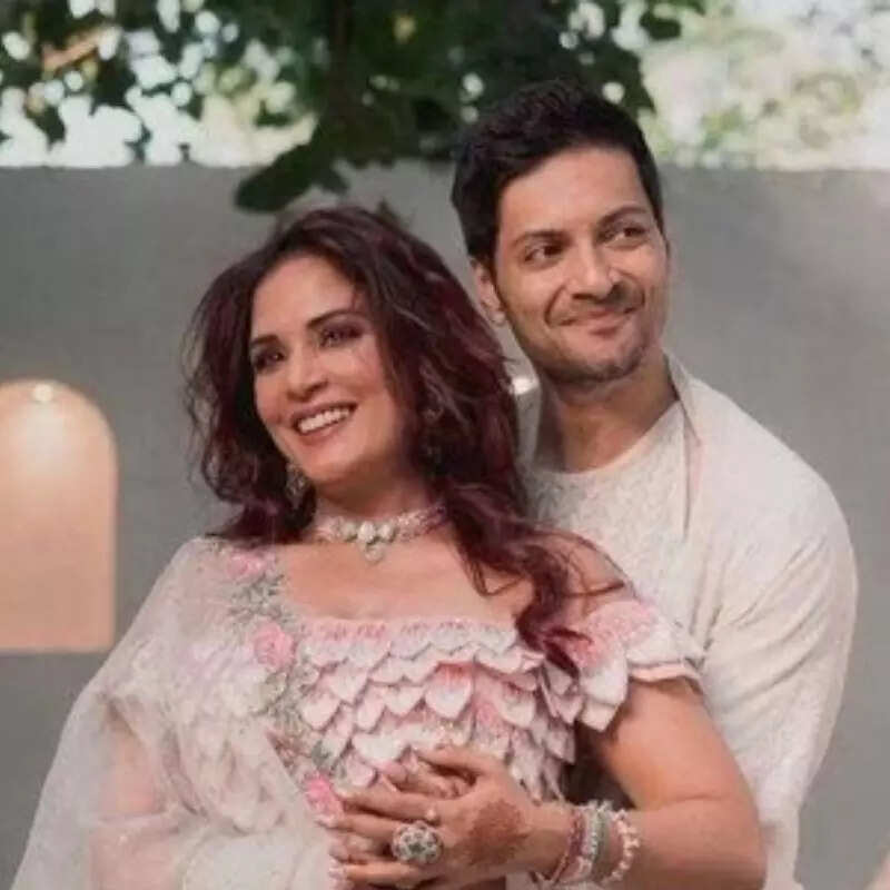 बच्ची के माता-पिता 