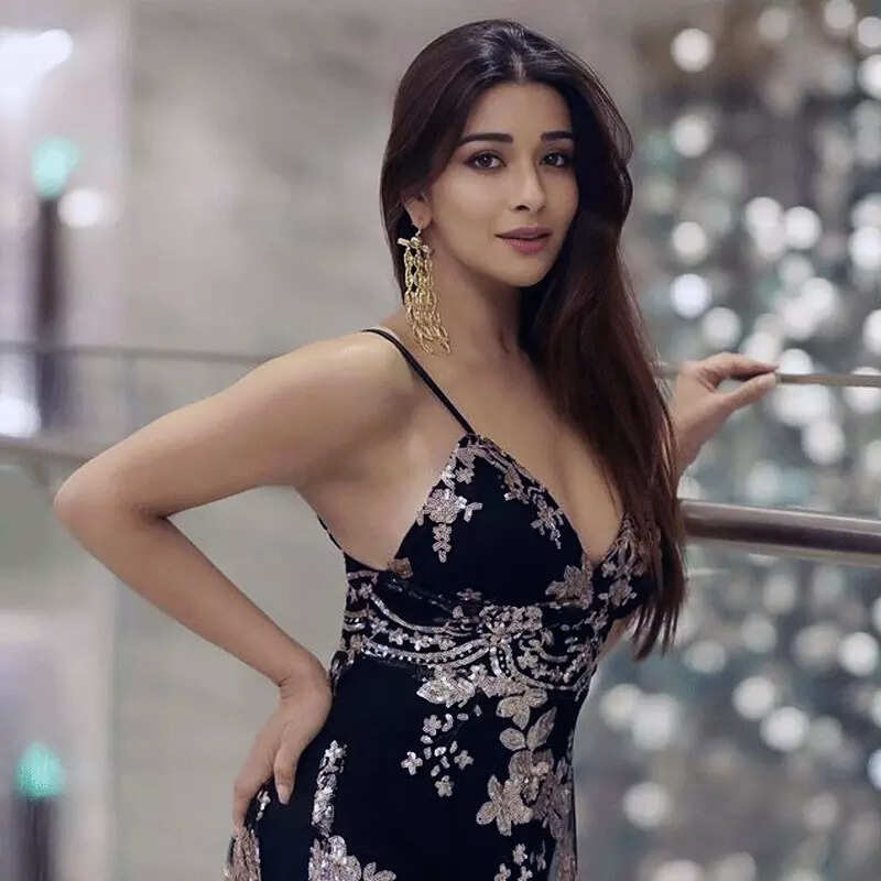 नायरा बनर्जी Nyara Bannerji