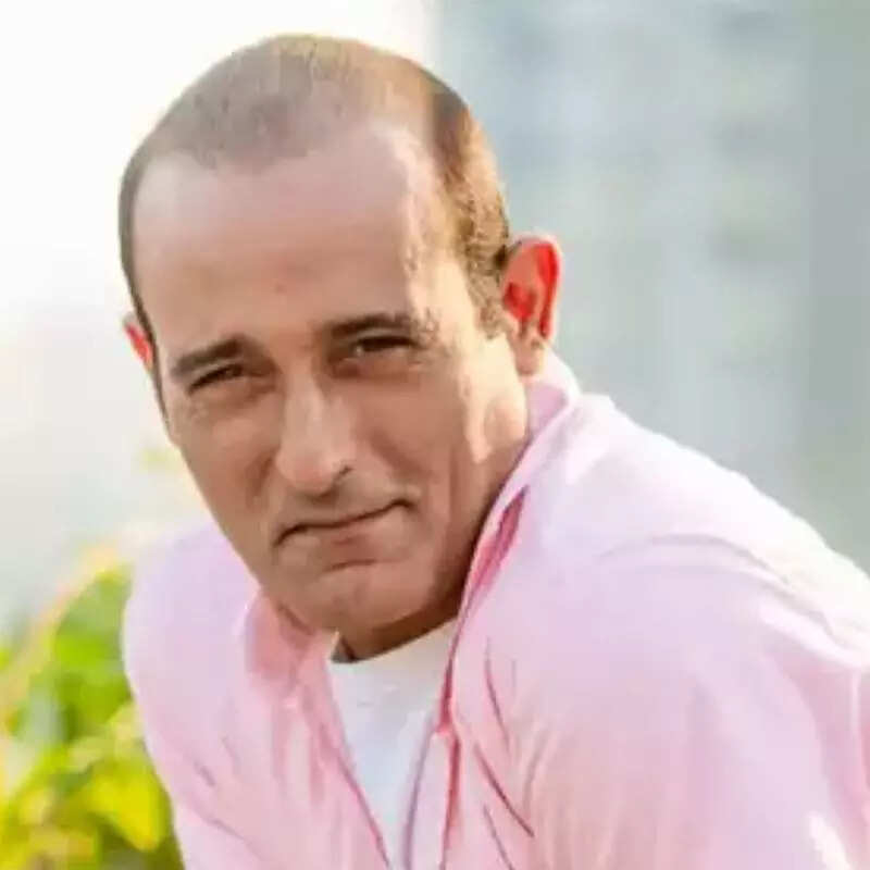 अक्षय खन्ना ( Akshay Khanna) 